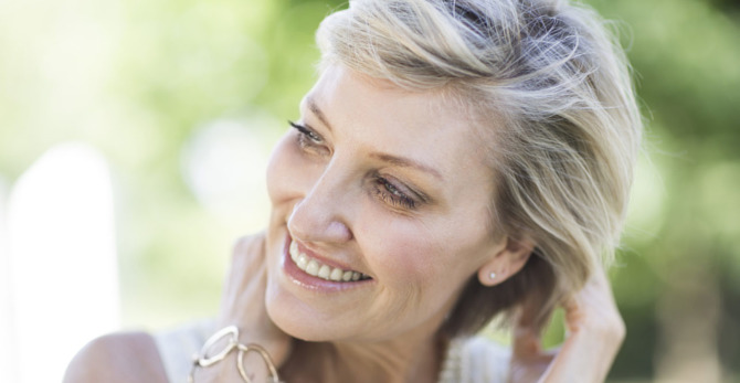 Ключови съставки за подобряване на тънката коса след менопаузата